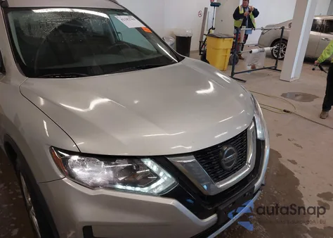 2018 Nissan Rogue Sv z USA, uszkodzony, nr VIN 5N1AT2MT7JC707362